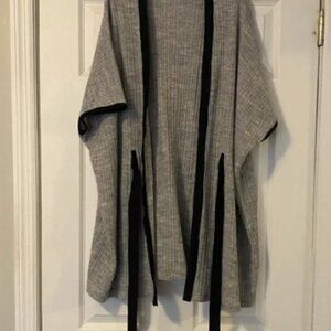 ANDEAN Hands Alpaca Wool Gray Sweater